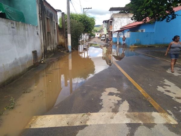 Ruas alagadas em Bom Jesus do Norte, nesta terça-feira (23)  por Defesa Civil Municipal