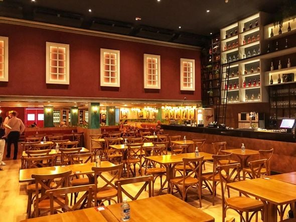 Salão do Paris 6 & Santo Cupido Bar por Fica a Dica ES