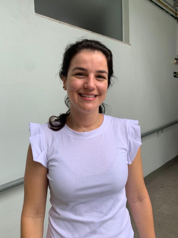 “Já tenho uma graduação em farmácia, mas cursar medicina é a realização de um sonho. Quero poder trabalhar o diálogo e ensinar pessoas a cultivarem a própria saúde”, afirma Flávia Soares, aluno do nono período na Emescam