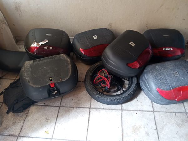 PM descobre desmanche de motos na Serra