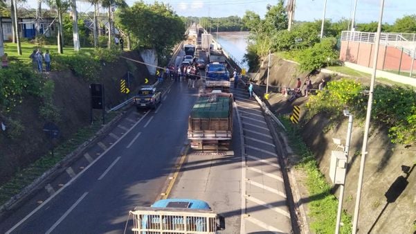 Protesto na BR 101 em Linhares