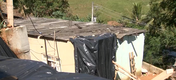 Queda do muro aconteceu no início da tarde dessa terça-feira (23) por Reprodução | Samy Ferreira, da TV Gazeta