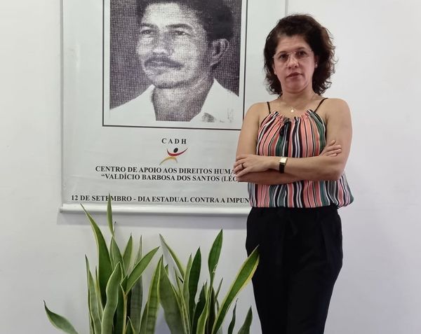 Verônica Bezerra na sede do Centro de Apoio aos Direitos Humanos “Valdício Barbosa dos Santos” (CADH), em Vitória