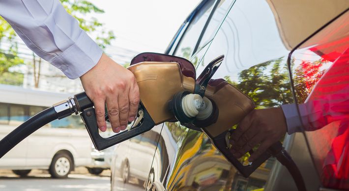 Com os avanços tecnológicos e a eletrônica embarcada nos carros, consumo dos combustíveis foi se aproximando e etanol já pode ser vantajoso se o litro custar até 75% do valor da gasolina