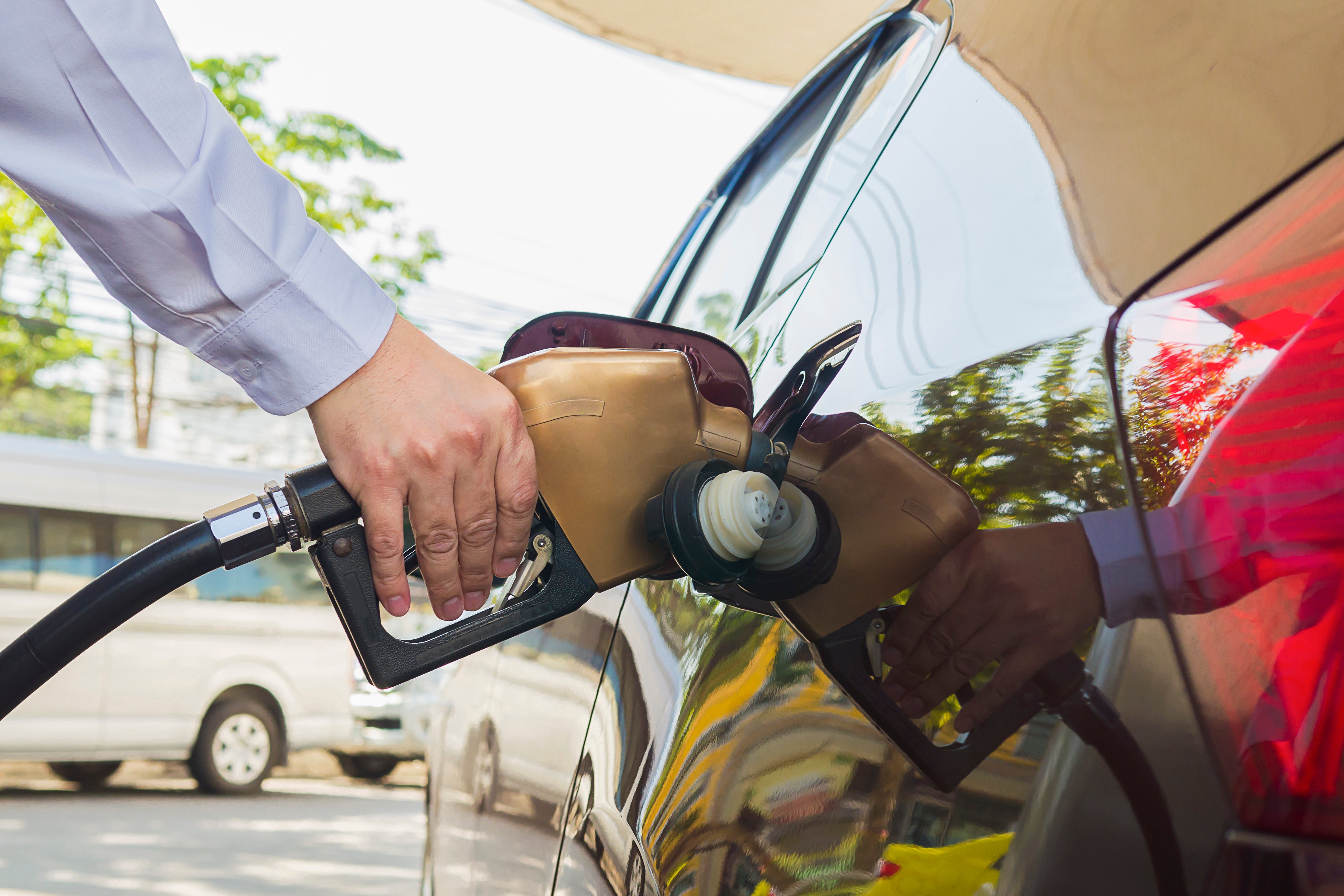 Com os avanços tecnológicos e a eletrônica embarcada nos carros, consumo dos combustíveis foi se aproximando e etanol já pode ser vantajoso se o litro custar até 75% do valor da gasolina
