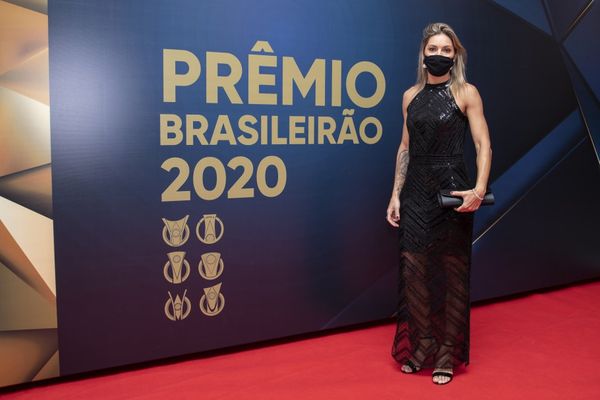 Gabi Zanotti, meia e capitã do Corinthians, é eleita a craque do Brasileirão Feminino 2020