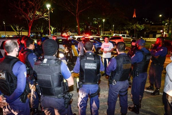 PMV, PM e Bombeiros realizam operação na Rua da Lama por Elizabeth Nader | PMV