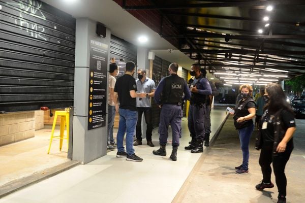PMV, PM e Bombeiros realizam operação na Rua da Lama por Elizabeth Nader | PMV