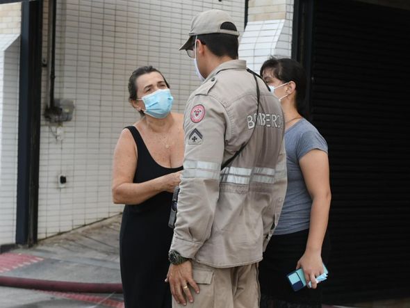 Incêndio atinge apartamento em edifício na Praia de Itaparica  por Fernando Madeira 