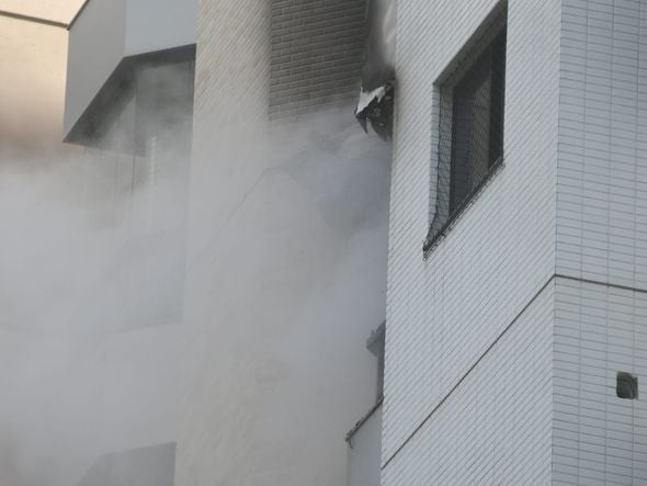 Incêndio atinge apartamento em edifício na Praia de Itaparica  por Fernando Madeira 