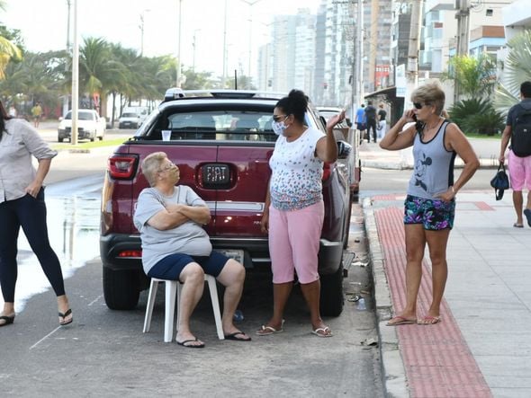 Incêndio atinge apartamento em edifício na Praia de Itaparica  por Fernando Madeira 