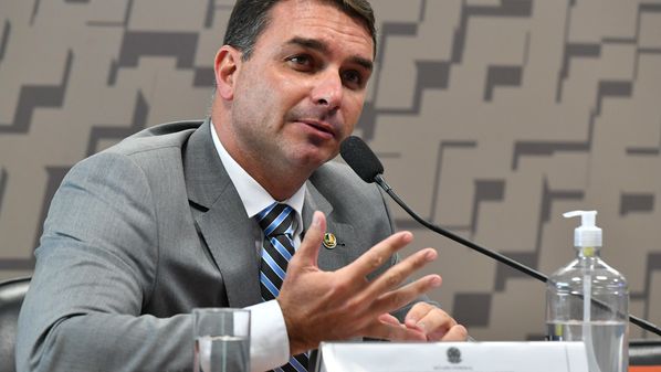 "Por mais que seja repugnante pensar em matar alguém, isso não é crime", disse Flávio; segundo o senador, para que haja uma tentativa de homicídio é "preciso que sua execução seja interrompida por alguma situação alheia à vontade dos agentes"