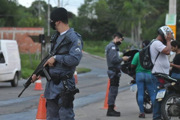 Polícia Militar faz ação e reforça segurança no bairro Planalto Serrano, na Serra, depois de tiroteio e ameaças a profissionais da imprensa