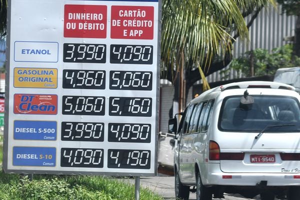 Data: 02/03/2021 - ES - Vila Velha - Posto Ipiranga na Avenida Carlos Lindenberg, em Cobilândia - Preço dos combustíveis nos postos da Grande Vitória - Editoria: Economia - Foto: Fernando Madeira - GZ por Fernando Madeira