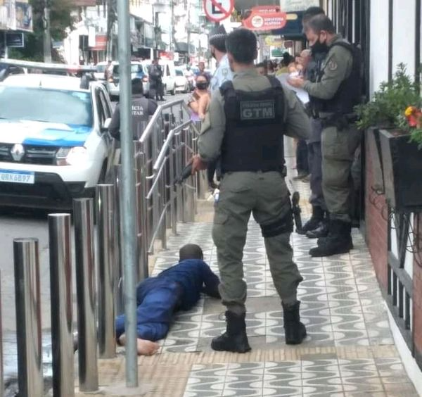Preso tenta fugir ao ir para audiência em Domingos Martins. Crédito: Internauta