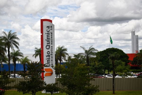   O laboratório negocia com a Anvisa a fabricação da vacina russa Sputnik V