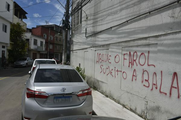 O recado ameaçador na entrada principal da Ilha do Príncipe