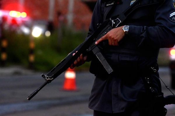 Polícia Militar reforça o patrulhamento no bairro Planalto Serrano após tiroteios entre traficantes e ameaças à jornalistas que faziam matéria sobre a onda de violência na região