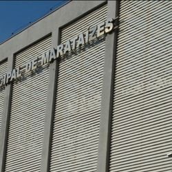 Suspeito de 38 anos estava armado com uma faca e ameaçou matar mulher de 63 anos; ele foi preso por lesão corporal e ameaça