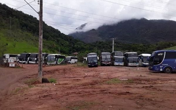 Transportes de turismo para meios de hospedagem que possuam estacionamento próprio