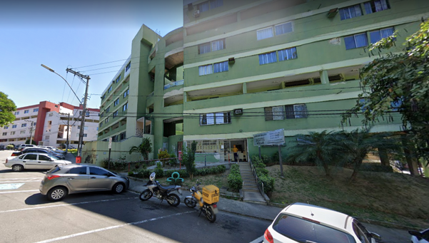 Prédio no condomínio residencial Atlântica Ville corre riscos segundo o Crea-ES por Reprodução | Google Maps