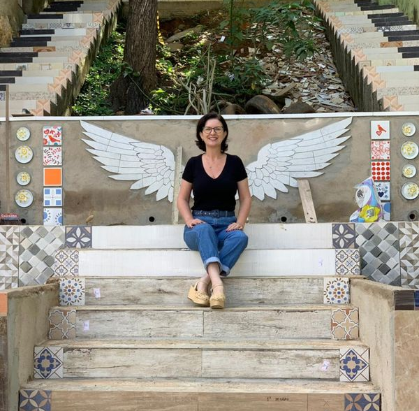A iniciativa de revitalizar a escadaria do bairro São Vicente foi da diretora de marketing Joelma Fávero Gusson. Crédito: Acervo Pessoal