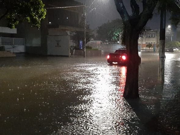 Avenida Carlos Moreira Lima, em Bento Ferreira por Kaique Dias