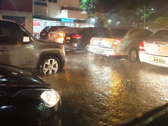 Praia das Gaivotas, em Vila Velha por Leitor