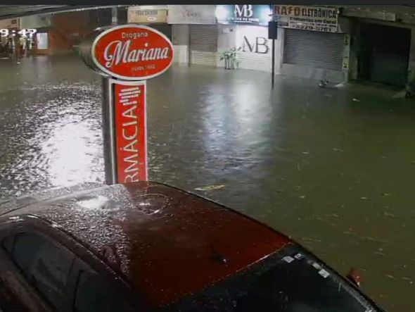 Rua Jair de Andrade, em Itapoã por Leitor