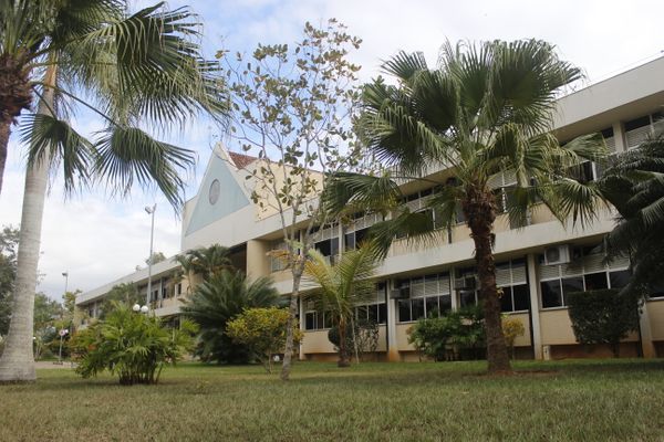 Facha do campus Colatina do Ifes