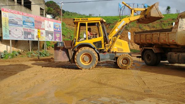 Prefeitura de Itaguaçu faz limpeza do município, após forte chuva