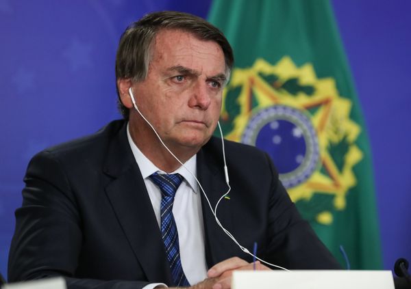 Presidente da República, Jair Bolsonaro em videoconferência com o Presidente da Pfizer, Albert Bourla