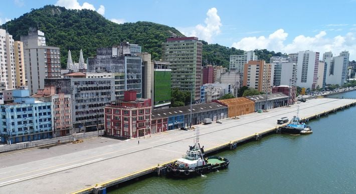 Modelo prevê R$ 1,3 bilhão em investimentos pelo vencedor, que terá a concessão dos portos de Vitória e Barra do Riacho e também assumirá as ações da Companhia Docas
