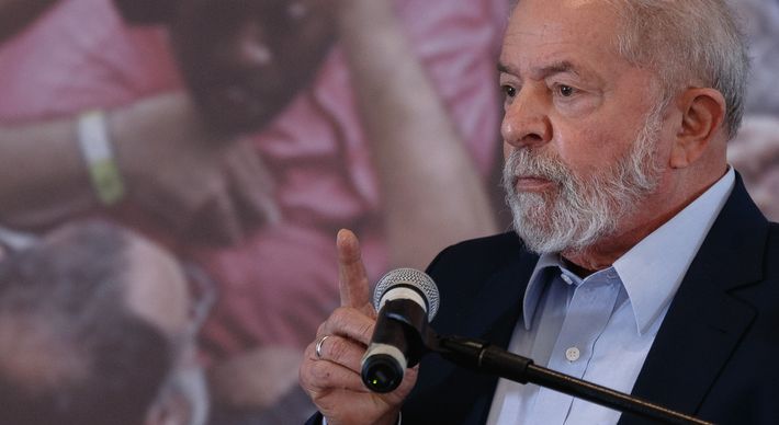 A política econômica de um eventual novo governo do ex-presidente Lula deve ser direcionada ao combate à pobreza, mas também tendo como foco avançar na pauta de reformas econômicas