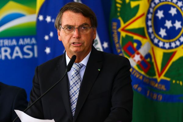 O presidente Jair Bolsonaro durante cerimônia para sanção dos projetos de lei que ampliam a aquisição de vacinas pelo Governo Federal. 
