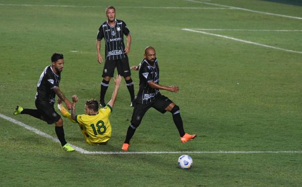Rio Branco e Sampaio Corrêa se enfrentaram na noite desta quarta-feira (10) no Kleber Andrade por Fernando Madeira