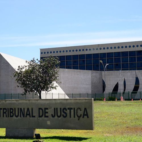 Famílias de 200 metalúrgicos da antiga Companhia Ferro e Aço de Vitória têm lutado na Justiça para receber a aposentadoria complementar. Gestora do fundo diz que, com falência da empresa, recursos acabaram