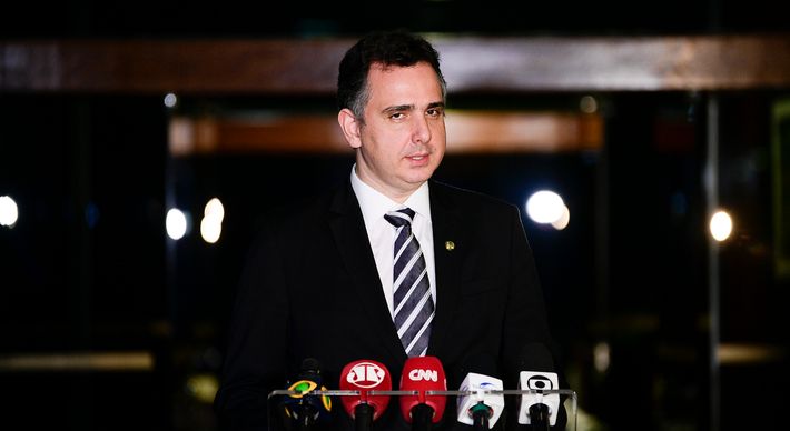 O presidente do Senado também defendeu uma 'configuração internacional' e 'convergência entre nações' para superar desafios como o aquecimento global e o combate à pobreza