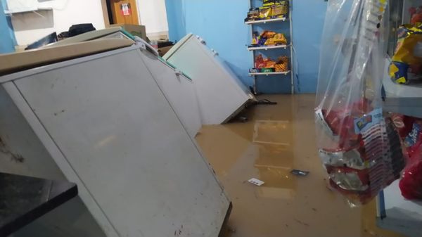 Chuva causou alagamentos em ruas e casas na Serra