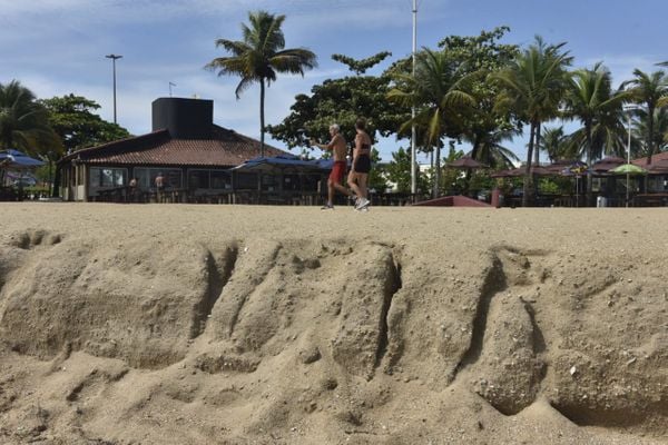 Erosão na Curva da Jurema, em Vitória por Ricardo Medeiros