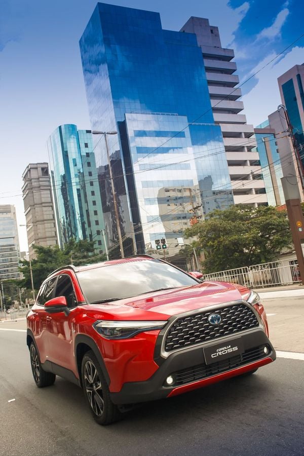 O novo Corolla Cross chega recheado de equipamentos de segurança passiva e ativa para ser um dos modelos com mais itens de segurança do Brasil. por Toyota/Divulgação