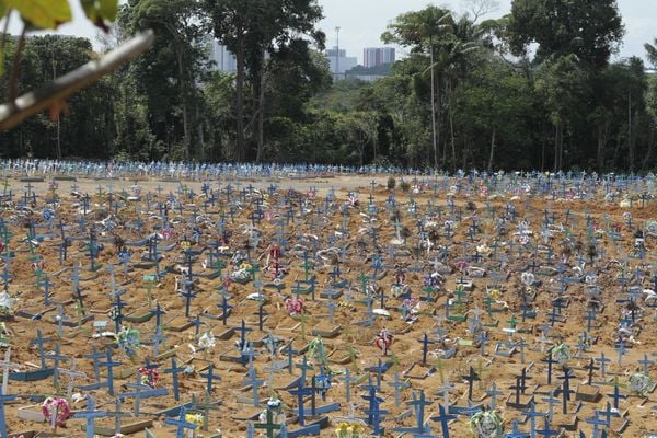 Cemitério Nossa Senhora Aparecida, em Manaus (AM)
