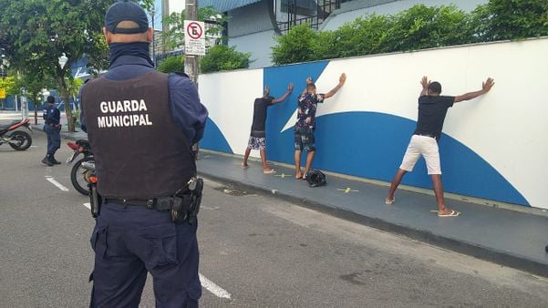 Ação da Guarda Municipal de Vitória prendeu um jovem de 18 anos com mandado de prisão em aberto por tráfico de drogas