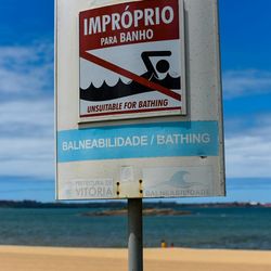 Estas águas carregam bactérias e fungos que podem causar diversas doenças nos seres humanos; especialistas recomendam que se evite o contato e olhar a balneabilidade do local