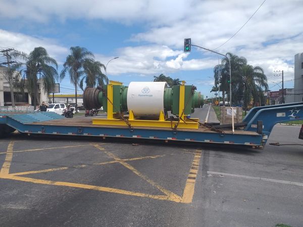 Carreta fica atravessada na BR 101, na Serra  por Jorge Félix