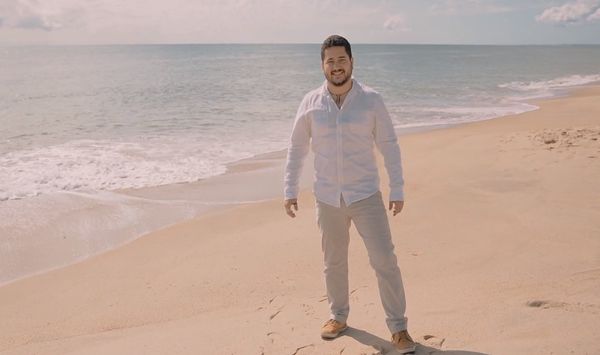Em seu programa, Elton Davel visitou a praia que fez parte da locação do clássico