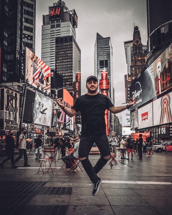 Um rolé pela Broadway: capixaba Elton Davel mora nos Estados Unidos desde 2017