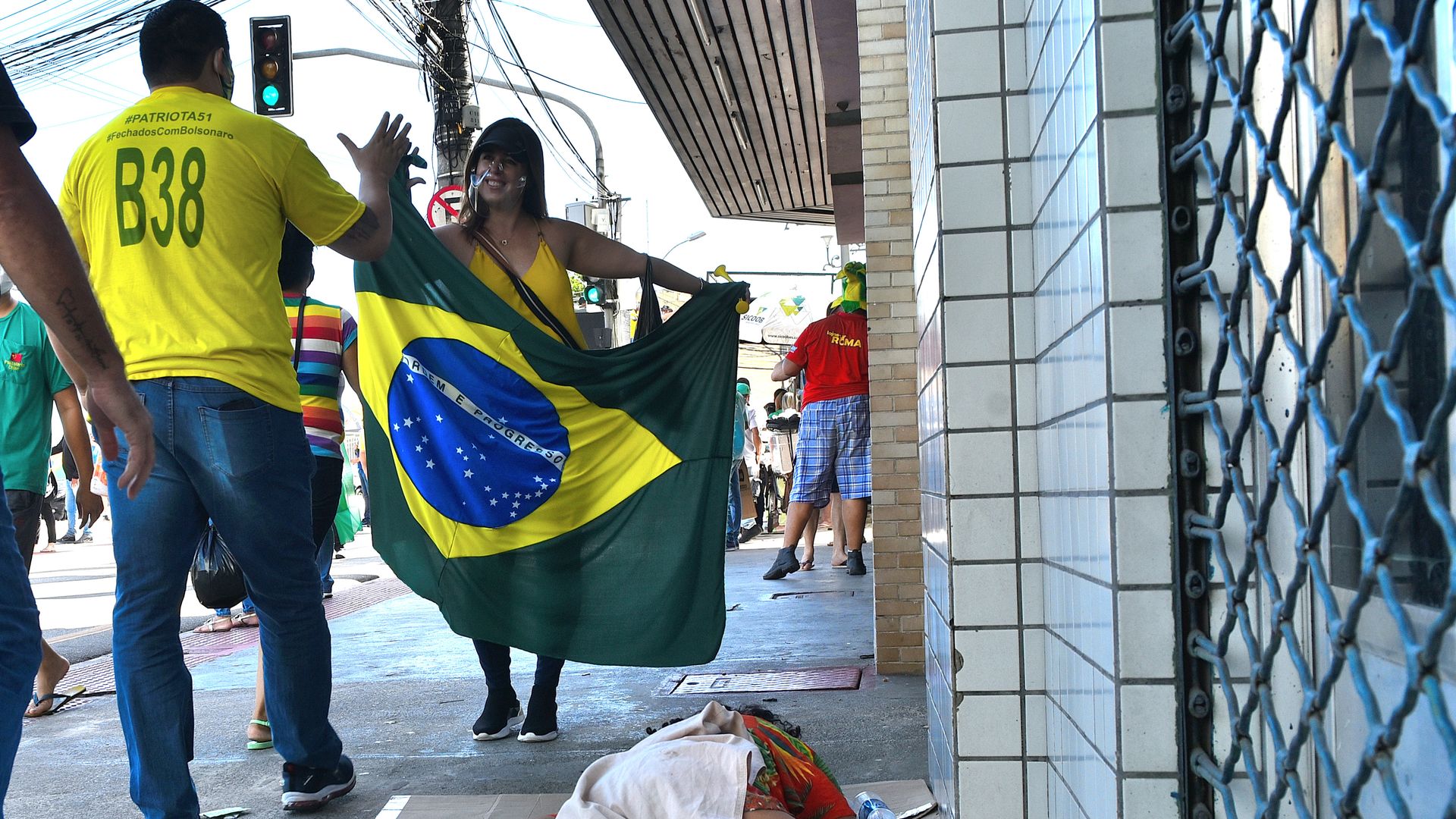Manifestantes bolsonaristas protestam em frente ao Palácio Anchieta, contra medidas restritivas adotadas pelo Governador Renato Casagrande no enfrentamento da pandemia da Covid-19