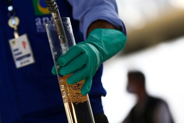 Força-tarefa integrada pela Agência Nacional do Petróleo, Gás Natural e Biocombustí­veis (ANP), Procon e Inmetro fiscaliza postos revendedores de combustí­veis em Brasília