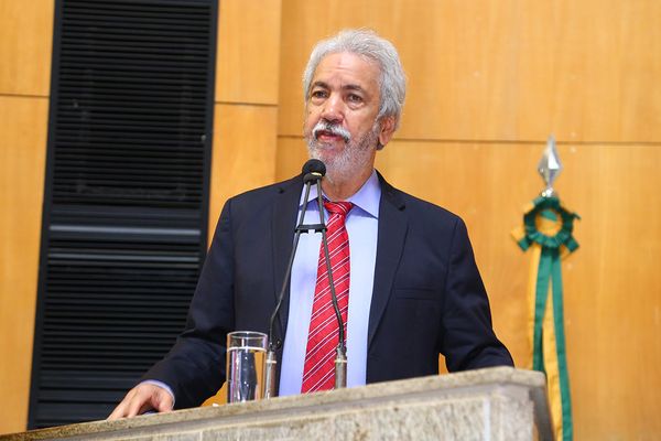 Ex-deputado estadual Esmael Almeida